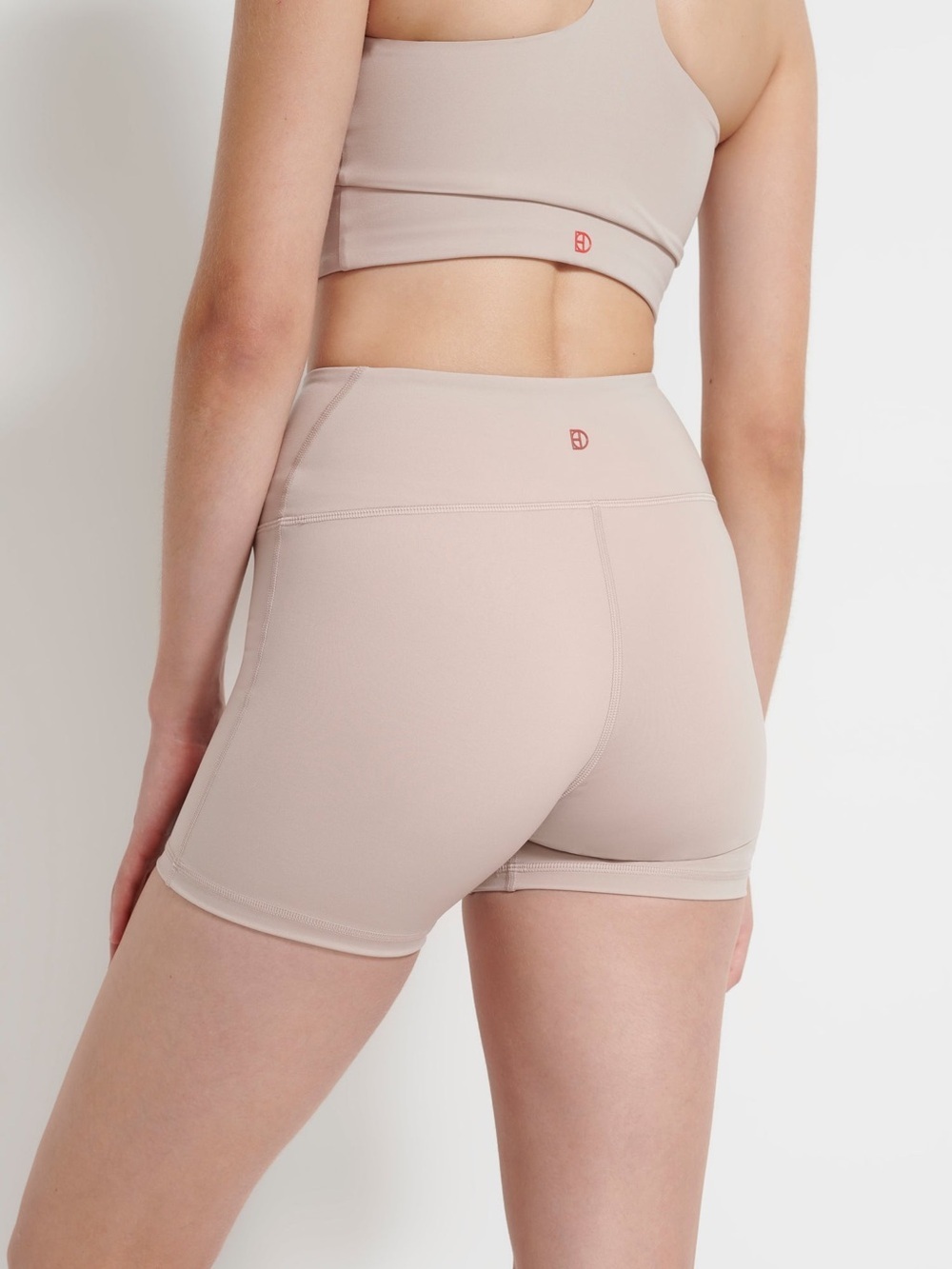 NWT Euclid Motie Short 6" - Picture 2 of 8